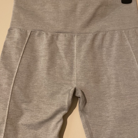 Fabletics Sync high waisted leggings pants Perforated 7/8 Size Small light gray - Picture 8 of 12